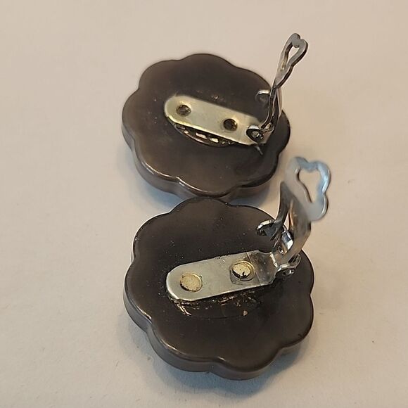 Vintage Clip On Earrings Aurora Borealis Crystal Surrounding Main Clear Stone - Picture 4 of 5